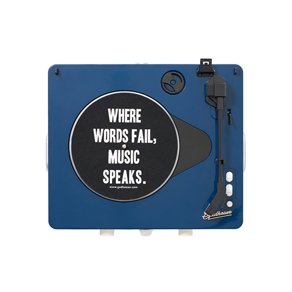 レトロな雰囲気のあるレコードプレーヤー。