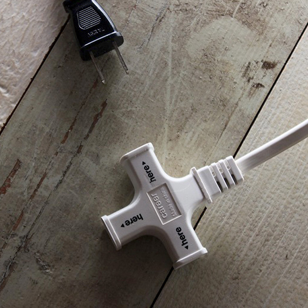 HELVETICAのタイポグラフを本体に落とし込んだ、プラグ＆タップシリーズ。