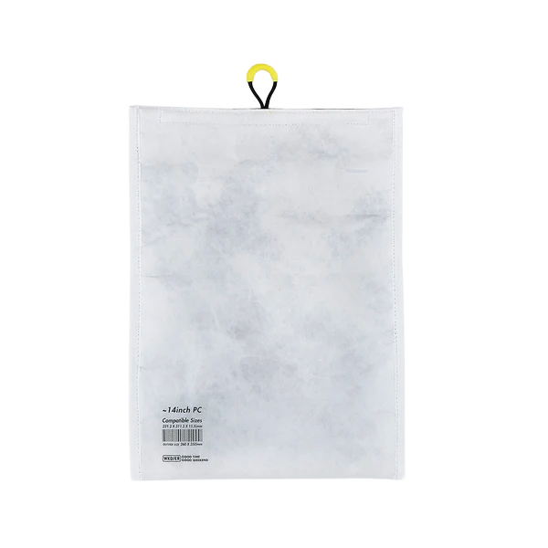 高密度ポリエチレンを使用したPCケース。