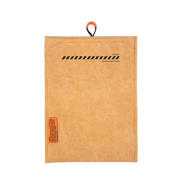 高密度ポリエチレンを使用したPCケース。