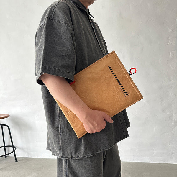 高密度ポリエチレンを使用したPCケース。