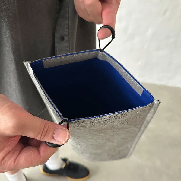 高密度ポリエチレンを使用したPCケース。