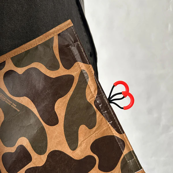 高密度ポリエチレンを使用したPCケース。