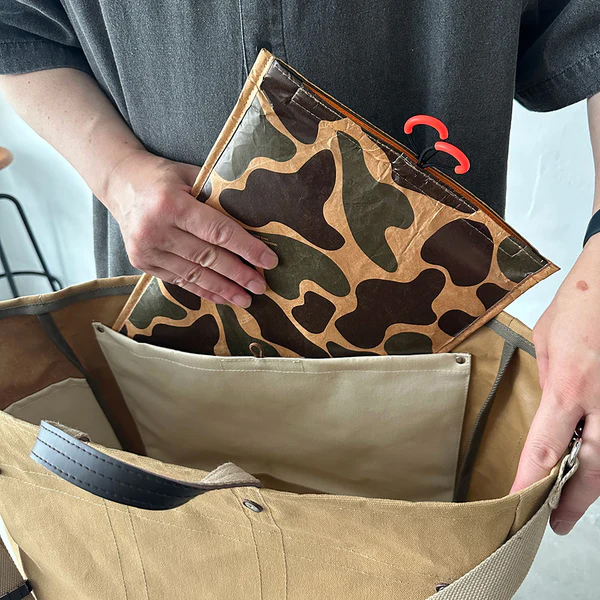 高密度ポリエチレンを使用したPCケース。