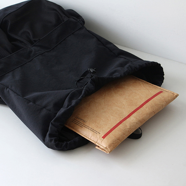 超軽量・高耐久素材を採用したノートパソコンケース。