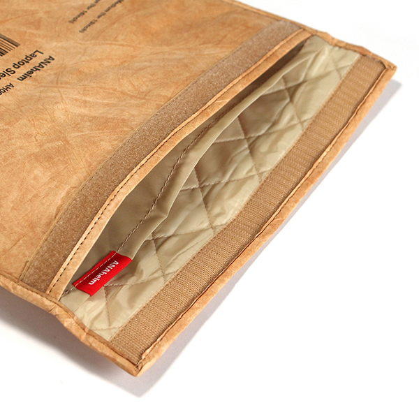 超軽量・高耐久素材を採用したノートパソコンケース。