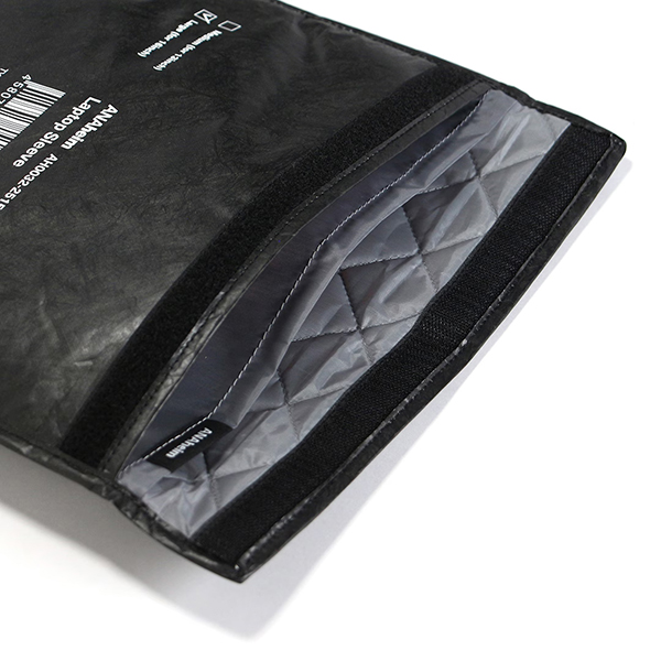 超軽量・高耐久素材を採用したノートパソコンケース。