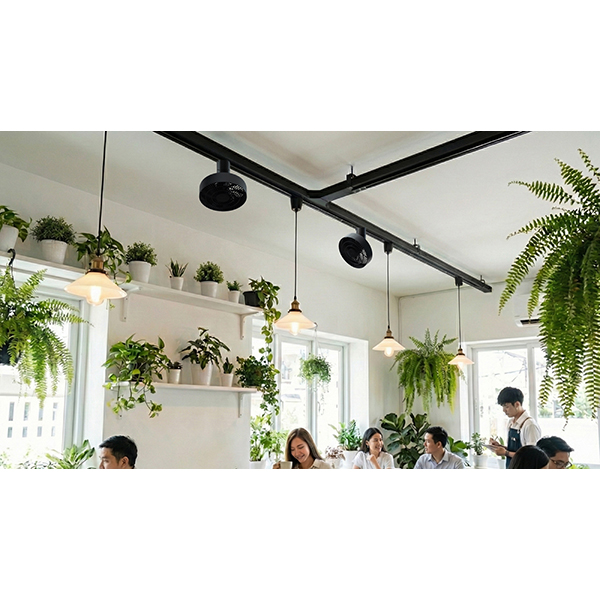 立体的に空気を循環させる機能を搭載した新型「DUCT RAIL FAN 3D」。