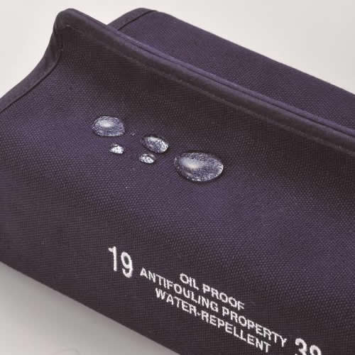 ティッシュボックス。