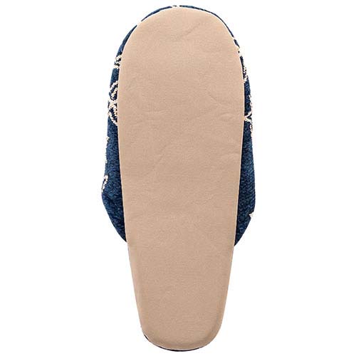 様々な大きさの星が散りばめられた印象的なルームシューズ。