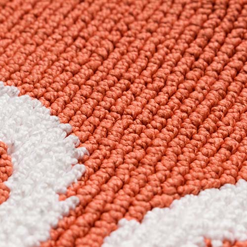 発色が良いカラーを使ったチェアパット。