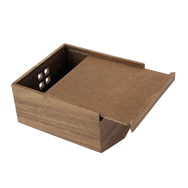 木のナチュラルな風合いをお楽しみいただけるティッシュカバー。