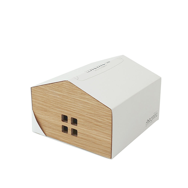 木のナチュラルな風合いをお楽しみいただけるティッシュカバー。