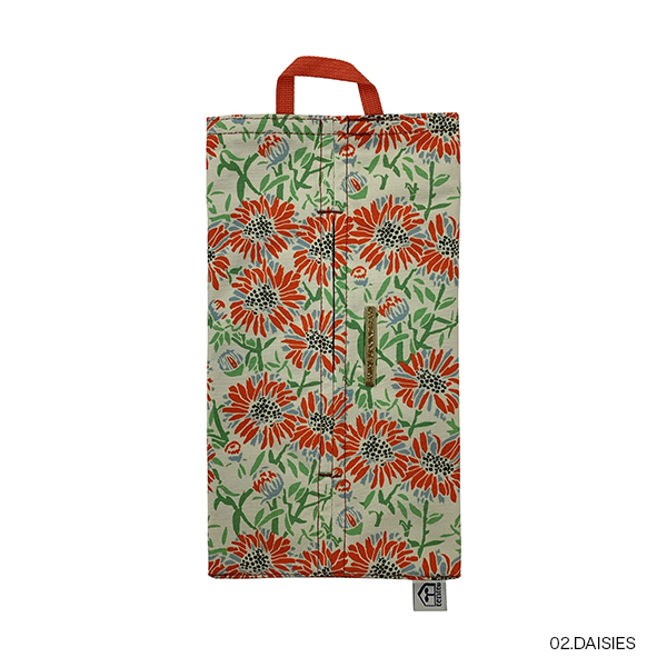 ロンドンで活躍するデザイナー エミリー・バーニンガムのテキスタイルを使用したティッシュカバー。