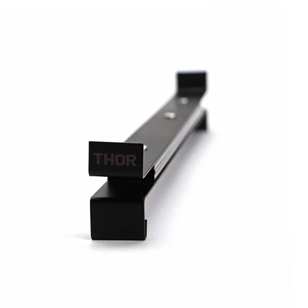 テーブル使いしたまま中の物を出し入れすることができるTHOR Large Totes 53L・75L専用スライドレール。