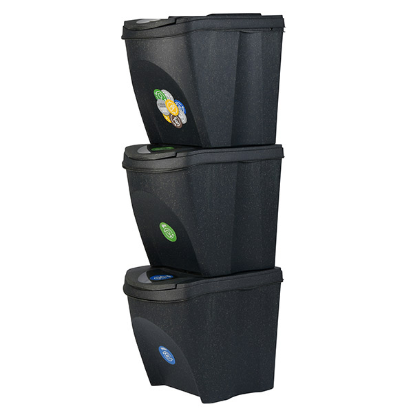 再生プラスチックとウッドをミックスさせた、再生原料で作ったゴミ箱3点のセット。