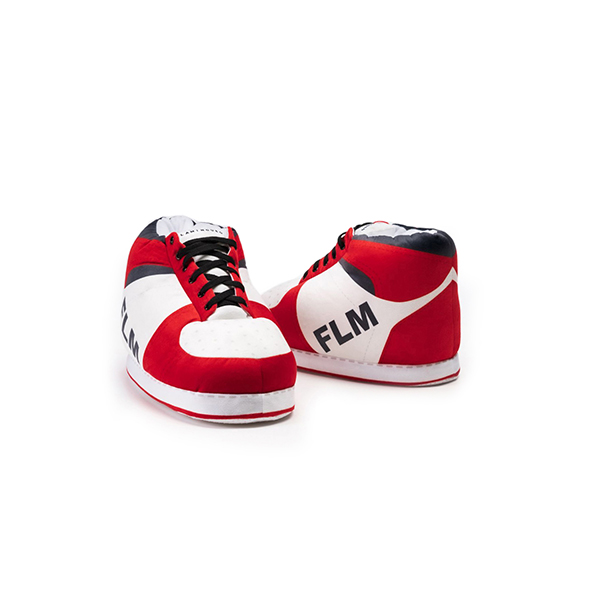 インパクト特大のルームシューズ