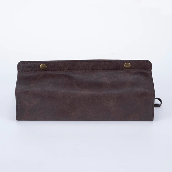 ビンテージ感漂う合皮素材を使用したtenteシリーズ。