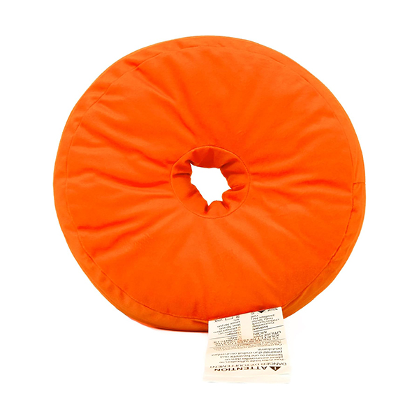 ライフセーバーズ公式ライセンスのキャンディー型クッション。