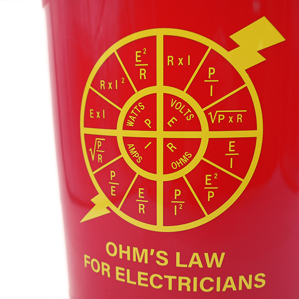 電気工や建設の現場でも重宝される5galバケット