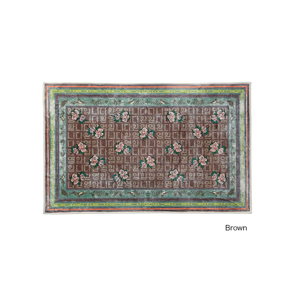 ヴィンテージラグを思わせる程よいかすれ加工が印象的な玄関マット。