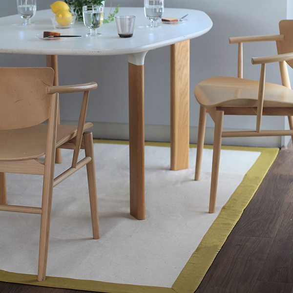 丈夫で吸湿性があるリネン、柔らかく通気性に優れてサラサラとした触り心地のコットン。