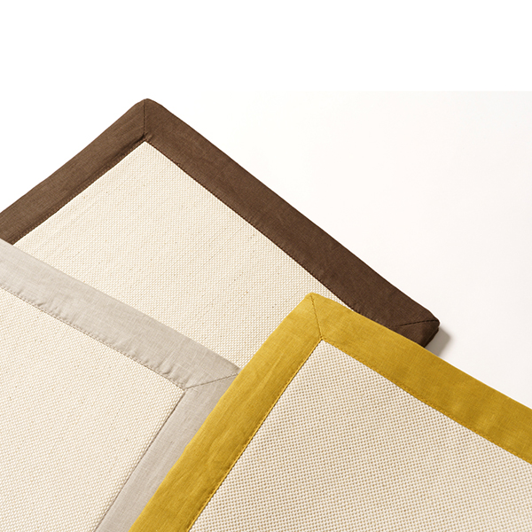 丈夫で吸湿性があるリネン、柔らかく通気性に優れてサラサラとした触り心地のコットン。