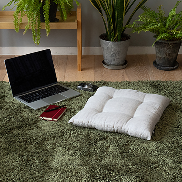 柔らかな座り心地でボリュームしっかりのシートクッション。