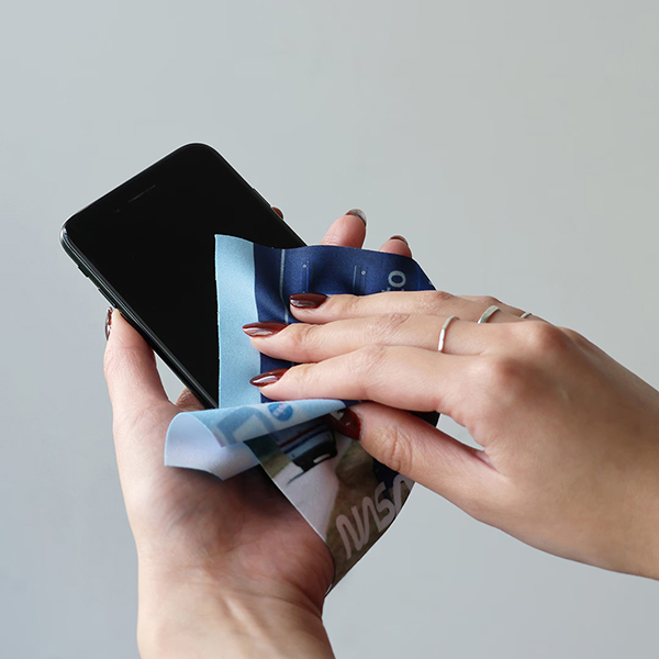 アメリカ航空宇宙局 NASA の公式デザインを採用したマイクロファイバークロス。