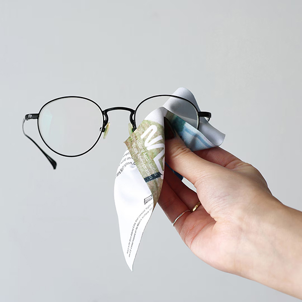 アメリカ航空宇宙局 NASA の公式デザインを採用したマイクロファイバークロス。