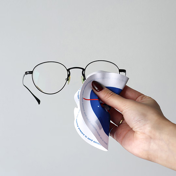 アメリカ航空宇宙局 NASA の公式デザインを採用したマイクロファイバークロス。