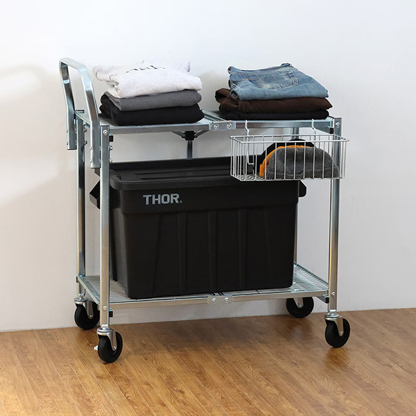 スリムに折りたためる構造ながら、高い耐荷重と安定感を備えています。