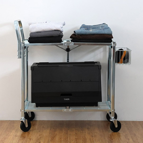 スリムに折りたためる構造ながら、高い耐荷重と安定感を備えています。