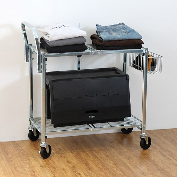 スリムに折りたためる構造ながら、高い耐荷重と安定感を備えています。
