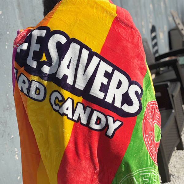 ライフセーバーズ公式ライセンスのフリースブランケット。