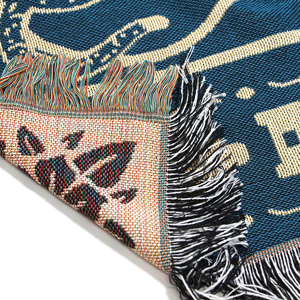 メキシコのカルチャーをモチーフにした、バンダナデザインのスローケット。