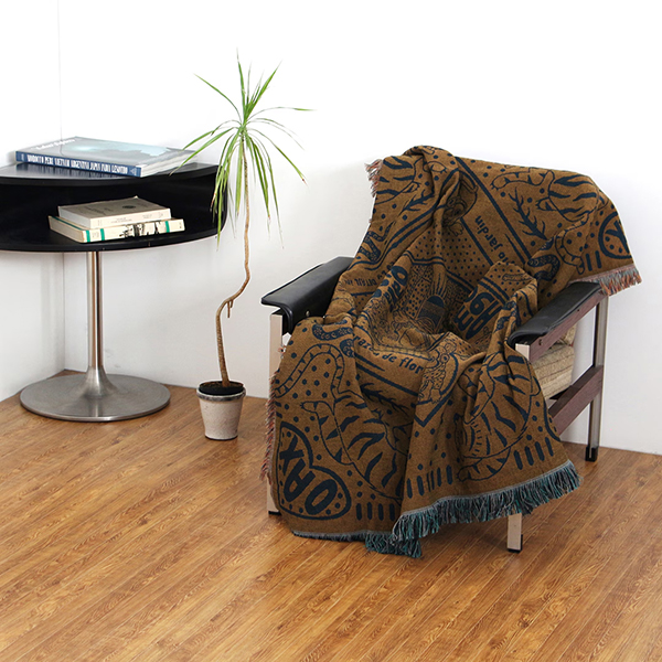 メキシコのカルチャーをモチーフにした、バンダナデザインのスローケット。