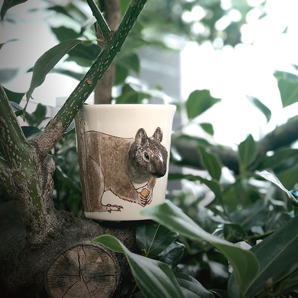 いろんな動物がマグから飛び出したような3Dマグ。