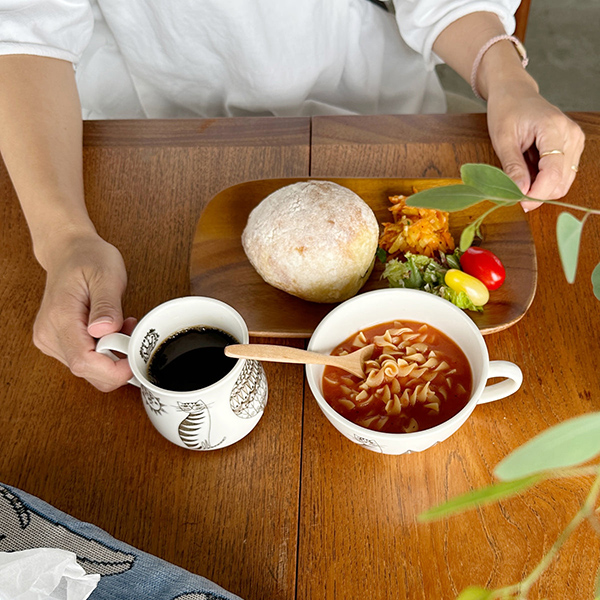 どこか懐かしいデザインオールドカッパーマグカップ。