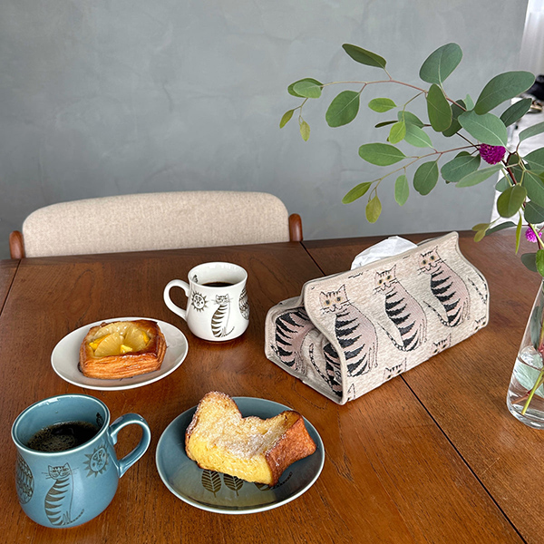 どこか懐かしいデザインオールドカッパーマグカップ。