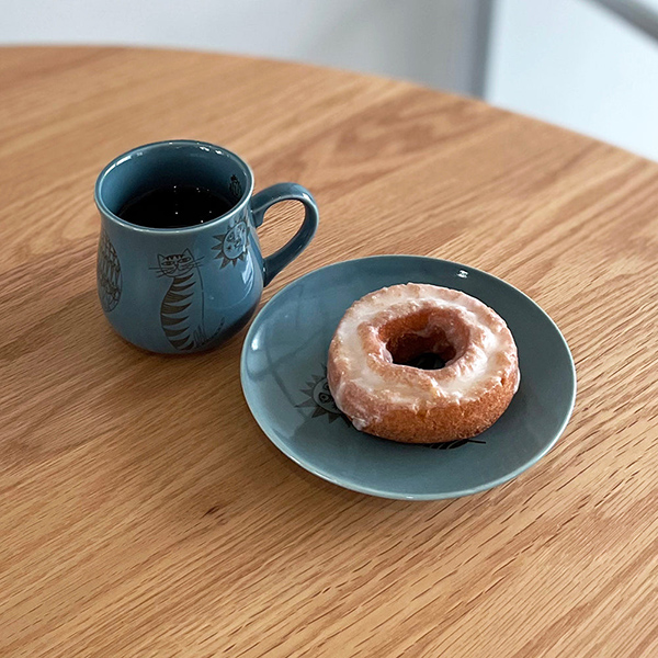 どこか懐かしいデザインオールドカッパーマグカップ。