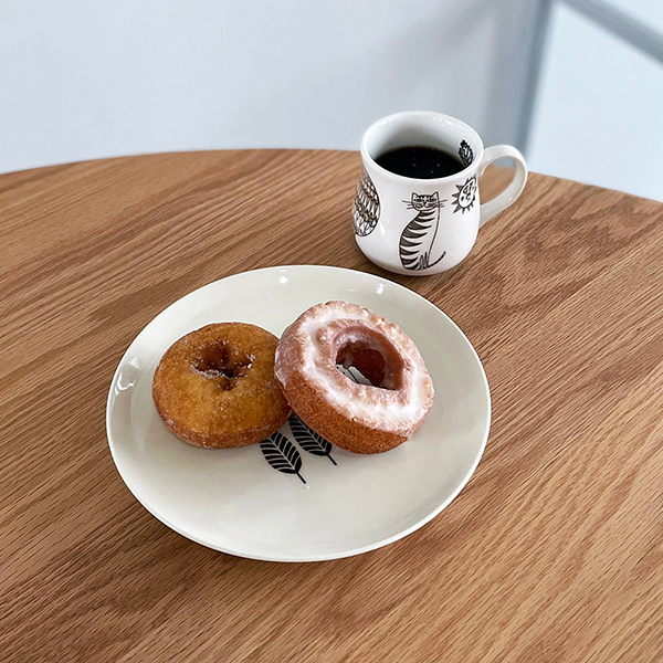 どこか懐かしいデザインオールドカッパーマグカップ。