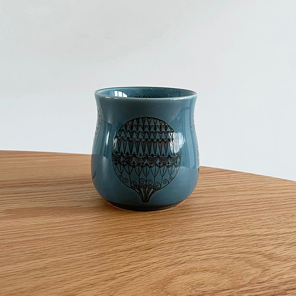 どこか懐かしいデザインオールドカッパーマグカップ。