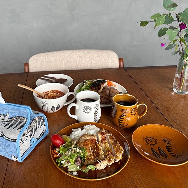 どこか懐かしいデザインオールドカッパーマグカップ。