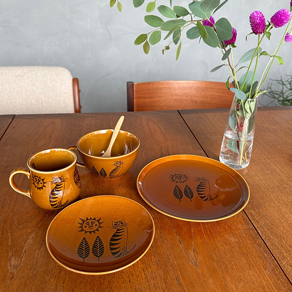 どこか懐かしいデザインオールドカッパーマグカップ。