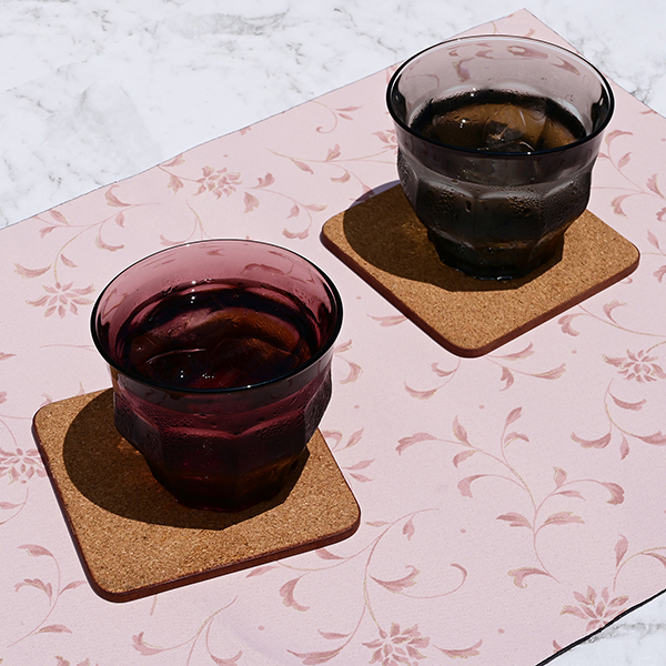 クラッシックなカフェグラス（ピカルディー）をリデザインしたユニークなグラスです。