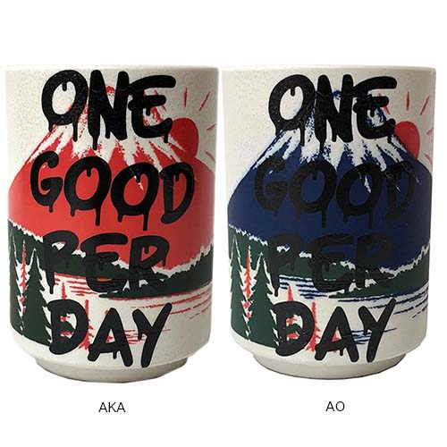 ONE GOOD PER DAY(一日一善)と富士山が描かれた湯呑み。