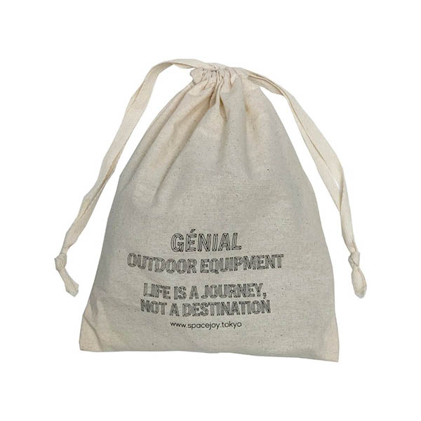 ベルクロでサイズを変更できるループストラップ仕様のボトルカバー。