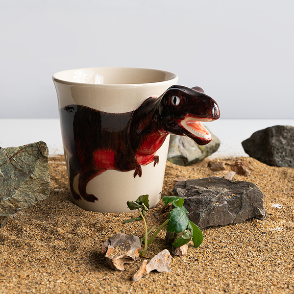 にゅっと飛び出した迫力満点な3D恐竜マグ。