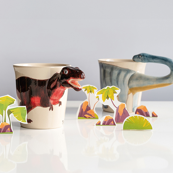 にゅっと飛び出した迫力満点な3D恐竜マグ。